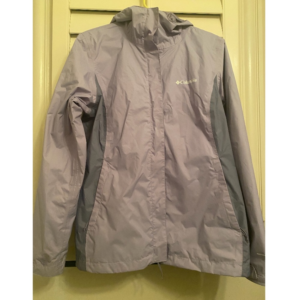 Columbia raining jacket size M